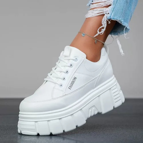 Sneakersi albi cu tapla inalta la moda